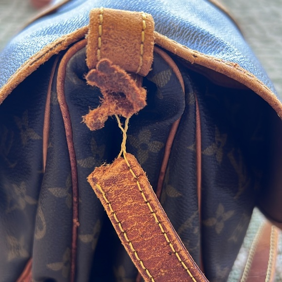 Authentic LV VINTAGE LOUIS VUITTON Saumur Bag handbag saddle bag PURSE CROSSBODY - Picture 8 of 17